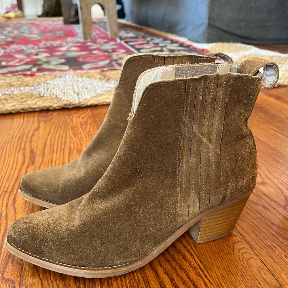 Mocha snip-toe leather booties